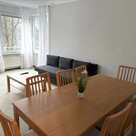 Privat Near Messe Apartament *